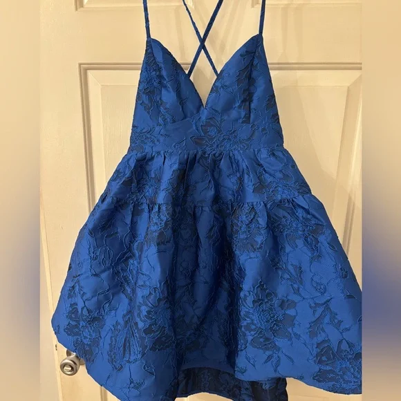 Selfie Leslie Maybelle Jacquard A-Line Mini Dress
Royal - Picture 6 of 8